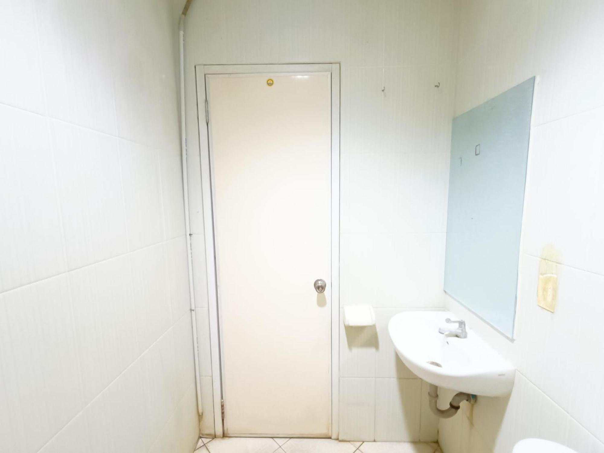 Oyo 1769 リッズ ホテル マナド エクステリア 写真