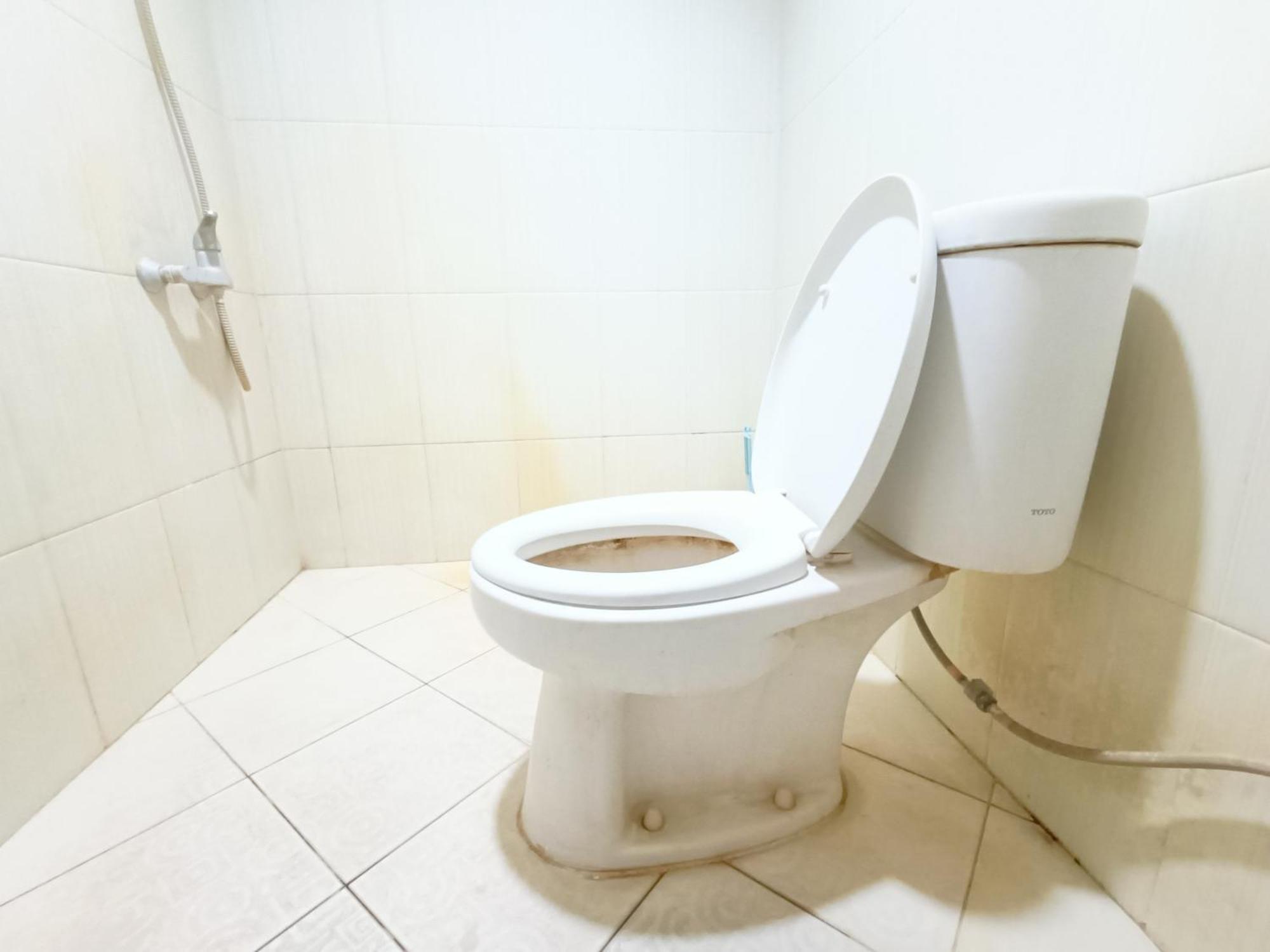 Oyo 1769 リッズ ホテル マナド エクステリア 写真